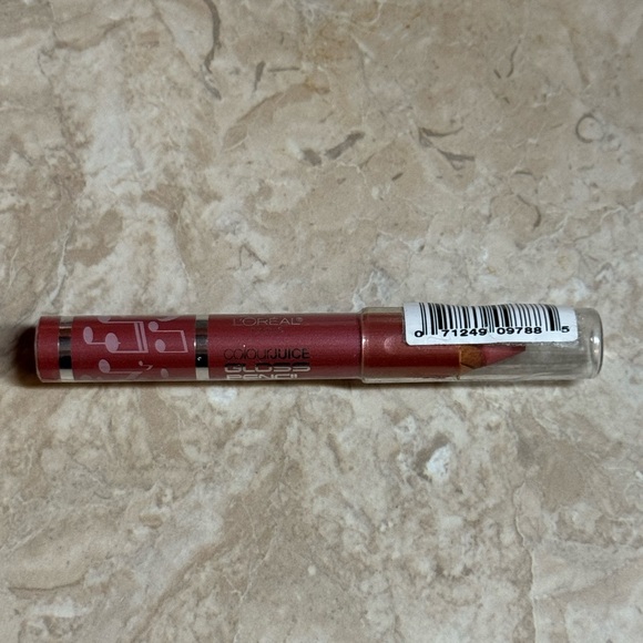 L'Oreal Other - L’Oréal Colour Juice Sheer Lip Gloss Pencil Berry Beat NWT Sealed